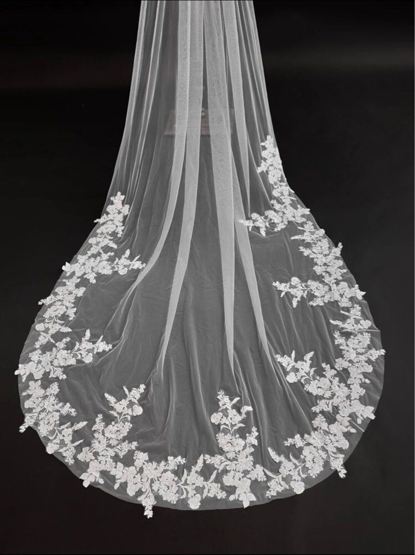 Flower Bridal Long Veil (Category: Accessory Holder, Box & Organizers) located in Makati City. Submitted by cshells9 (Listing ID 1340179077, Image 2). Description: Long wedding veil With flower decor Size Width: 59.1 in Length: 118.1 in.
