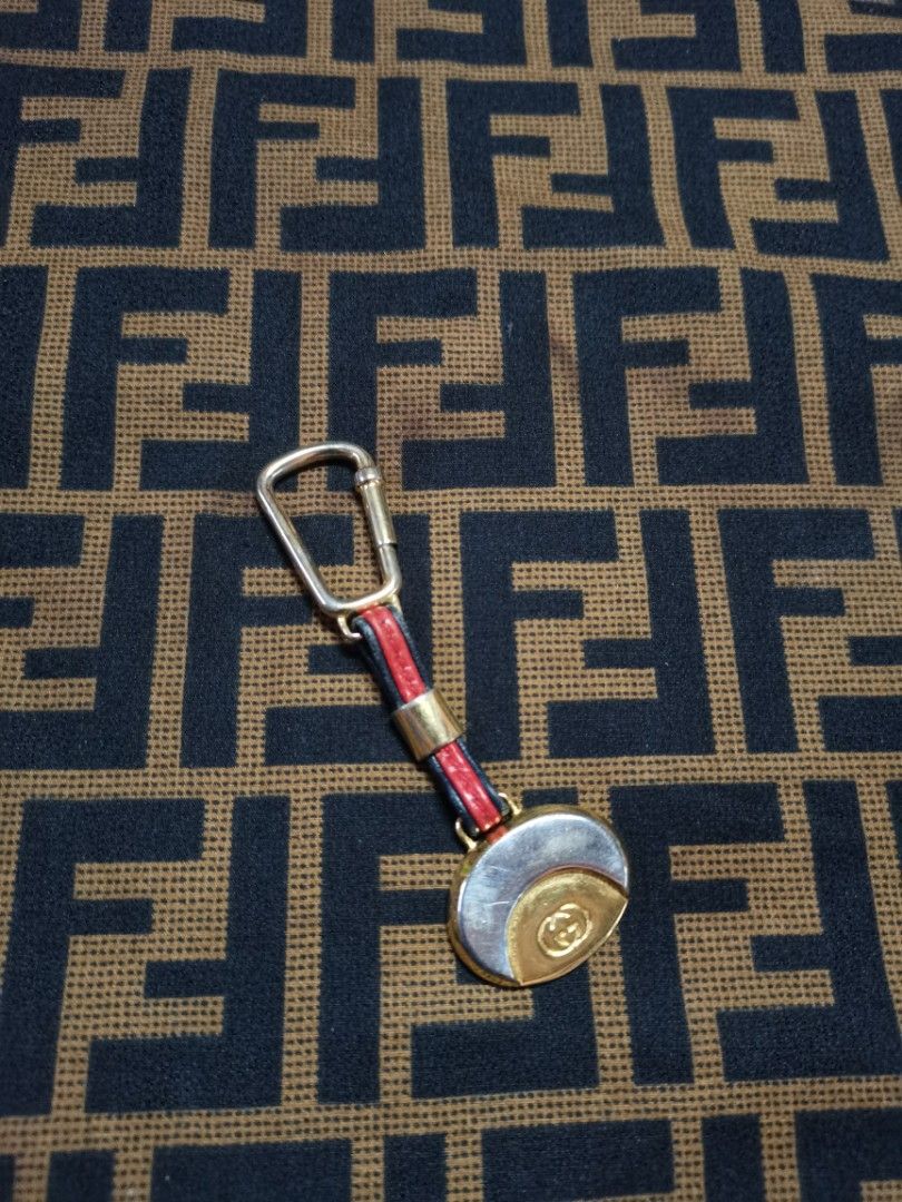 Gucci keychain (Category: Luxury Accessories) located in Apalit. Submitted by _doer (Listing ID 1340191562, Image 1). Description: Sign of usage.