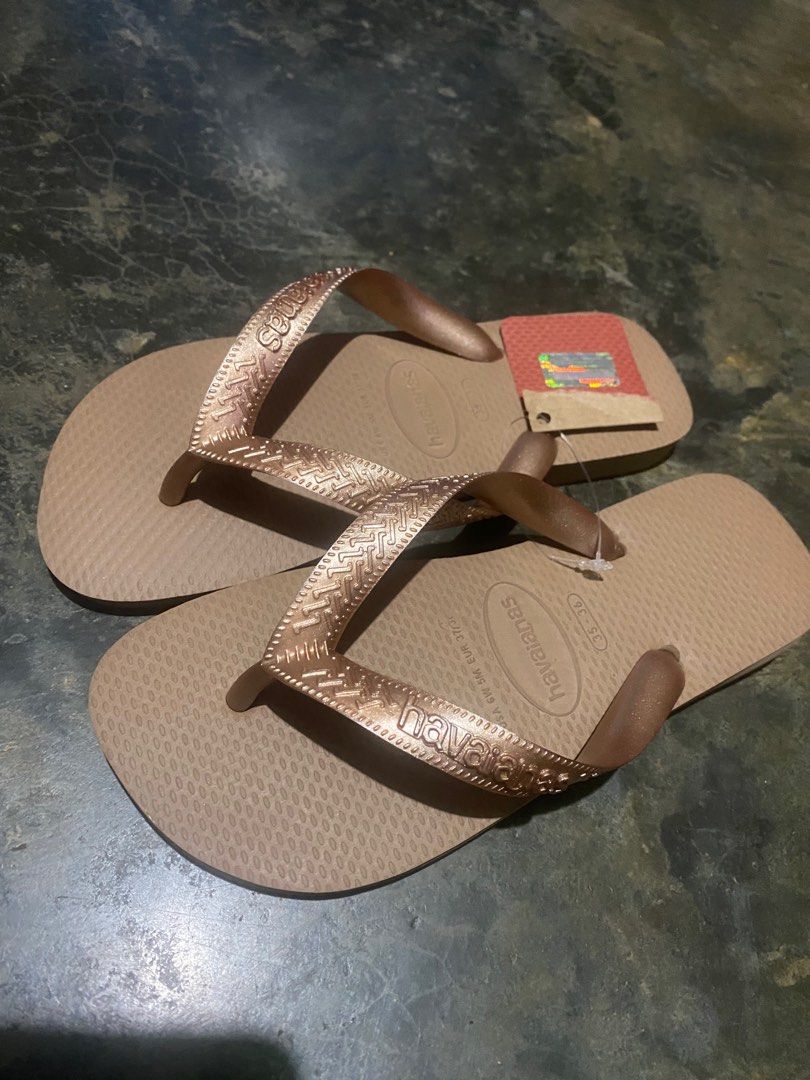 Havianas slippers top rose gold size 35 36 Women s Fashion Footwear Slippers and slides on Carousell
