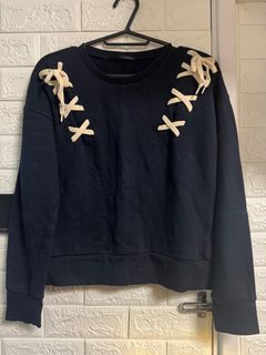 日本Heather蝴蝶結上衣 寶藍色 長袖T恤 forever 21 西裝褸 外套 西裝料 金色扣 冷衫 Sweater  韓國 聖誕節 冬天 必備 保暖 淨色上衣 香港  燈芯絨 Hong Kong 扣鈕 拉鍊 free size 女裝 冬天 線衫 長袖 襯衫 classic 經典款式64239251544323110
