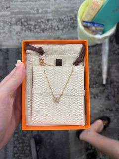 (Category: ) located in . Submitted by shopmyclxsxt (Listing ID 1340283897, Image 1). Description: .