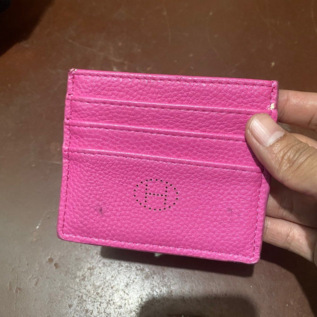 Hermes Soft Leather Card Holder (Category: Luxury Bags & Wallets) located in Baguio. Submitted by goodfinds2600v2 (Listing ID 1340227325, Image 3). Description: Size: S Description: NGA Condition: Very Good Issue: Slight leather peel on pipping.