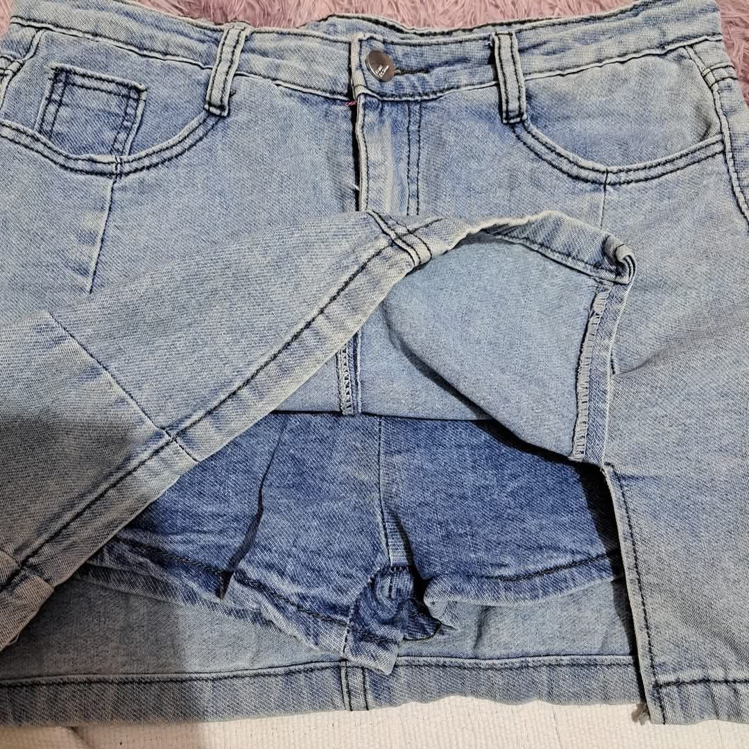 H-WAIST DENIM SKORTS (Category: Skirts) located in Makati City. Submitted by imdgrce (Listing ID 1340268246, Image 2). Description: SIZE 28-29 GANDA NG QUALITY!!.