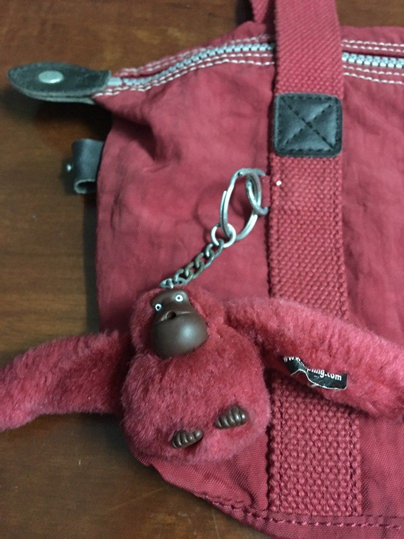 Kipling authentic (Category: Shoulder Bags) located in Kuala Lumpur. Submitted by lara2017 (Listing ID 1340268296, Image 3). Description: Kipling authentic.material nylon.warna hot chilli.zip berfungsi.Tiada lubang Tiada koyak.beg sangat baik dan bagus.tinggi 16cm lebar 9cm panjang 21cm.