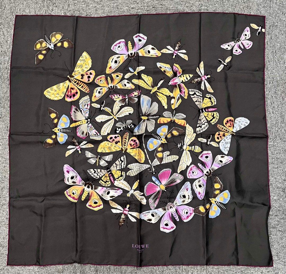 Loewe scarf 85cm (Category: Luxury Accessories) located in Quezon City. Submitted by ror-y (Listing ID 1340245127, Image 1). Description: .
