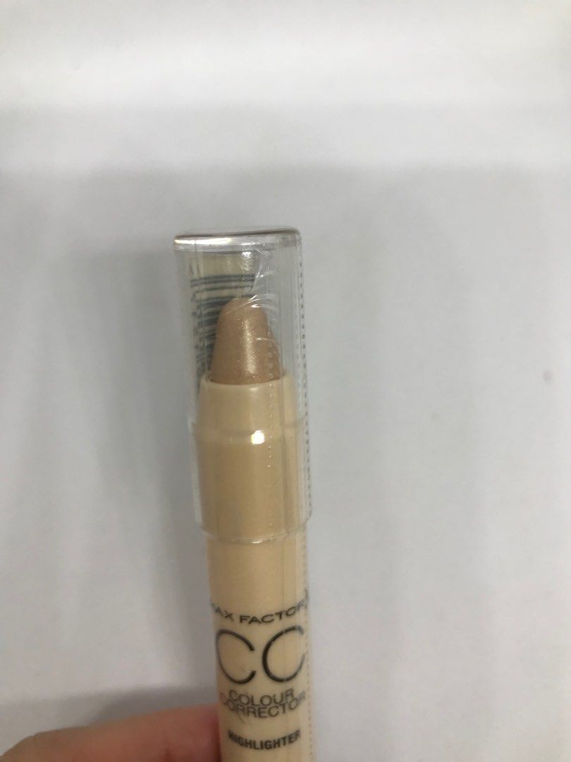 Max Factor CC Colour Corrector Highlighter (Category: Makeup) located in Quezon City. Submitted by currency27 (Listing ID 1340234327, Image 3). Description: This is such a great product! Looks so natural. Authentic Store bought Brandnew/unused Sealed Issue: I don’t remember when I bought it hence selling low RFS: raising funds, not into collecting make up anymore Pick up/checking of item is allowed in Xavierville in Quezon City. No other meet up 