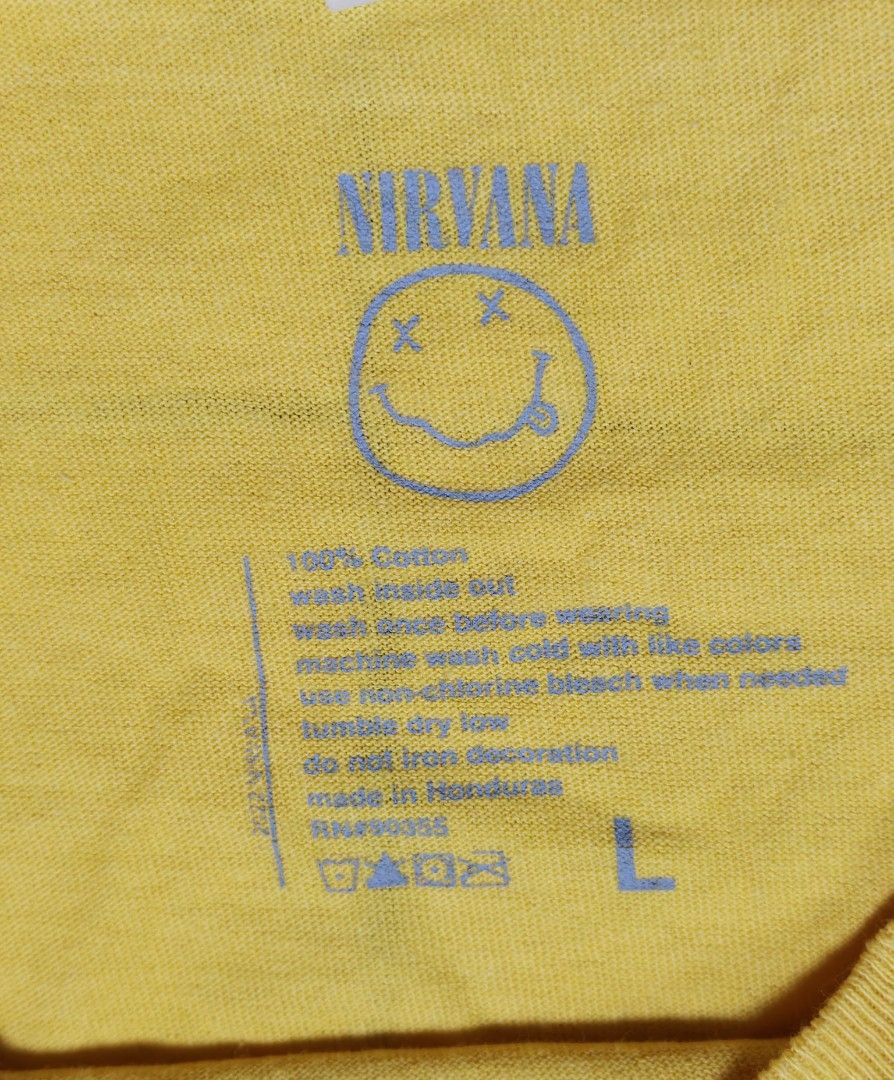 Nirvana (Category: Activewear) located in Klang. Submitted by rsbundle8496 (Listing ID 1340126034, Image 3). Description: baju band Nirvana pit 21 Labuh 29 berminat bleh chat utk detail Nego smpai jd.