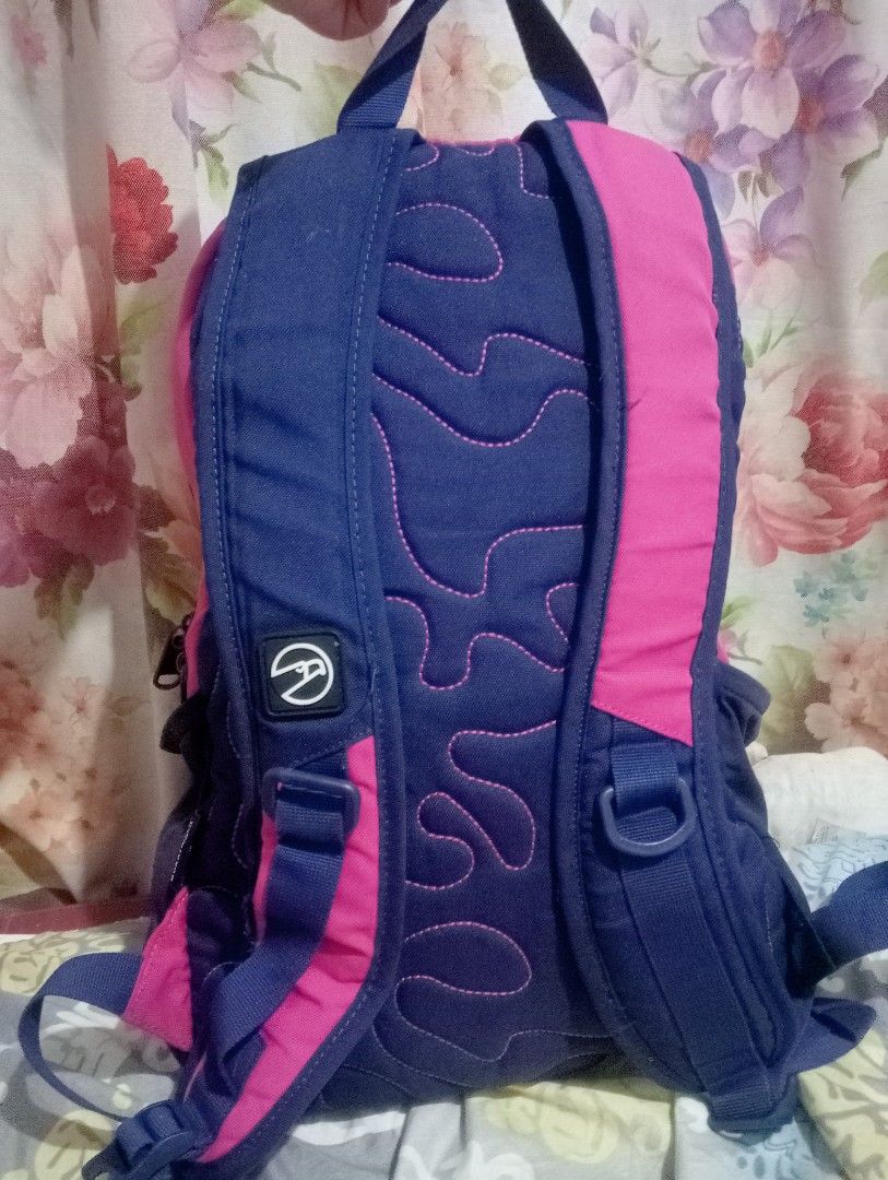 OG HAWK BAGPACK (Category: Backpacks) located in Manila. Submitted by sheng2223 (Listing ID 1340216233, Image 3). Description: .
