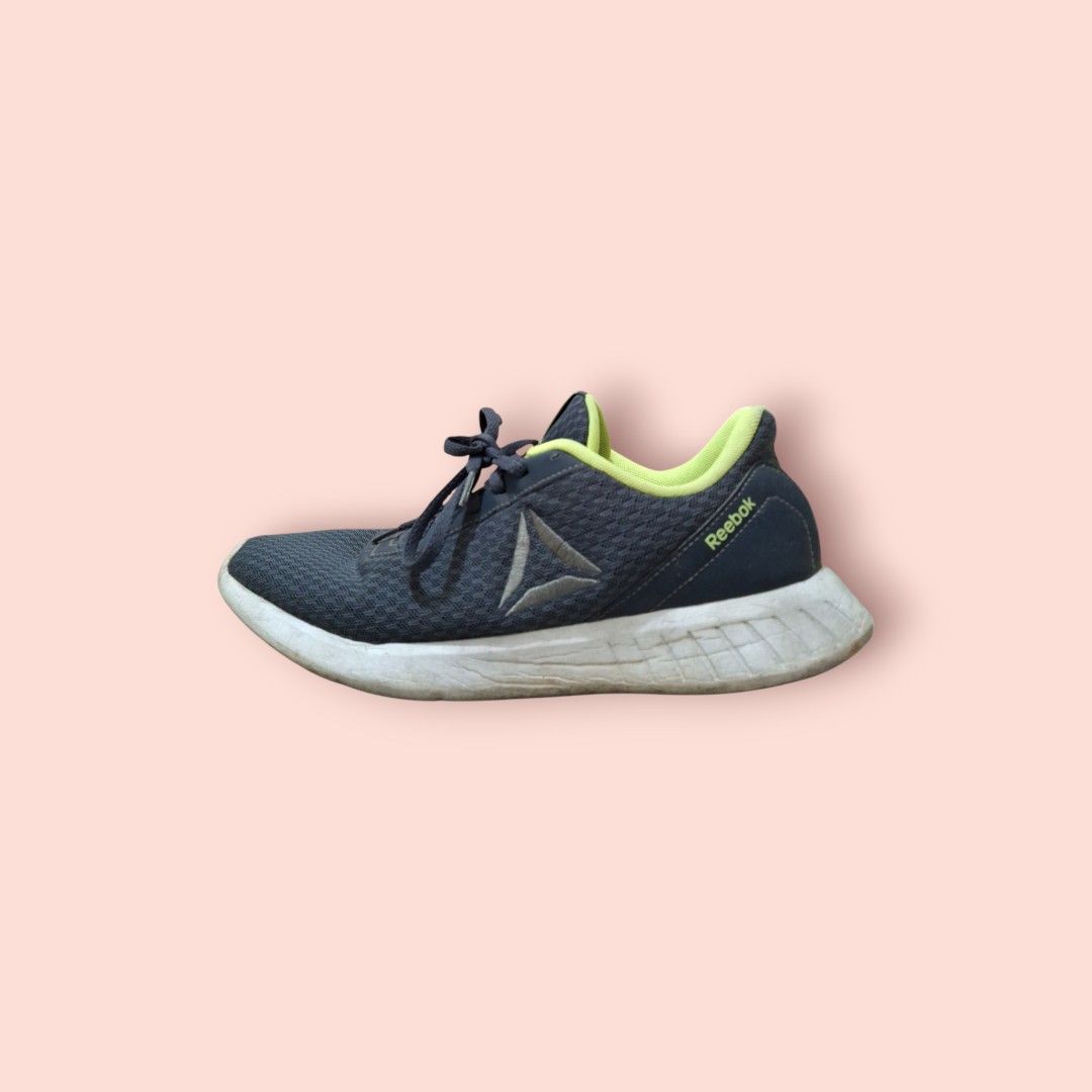 Reebok lite DV5175 Fesyen Pria Sepatu Sneakers di Carousell