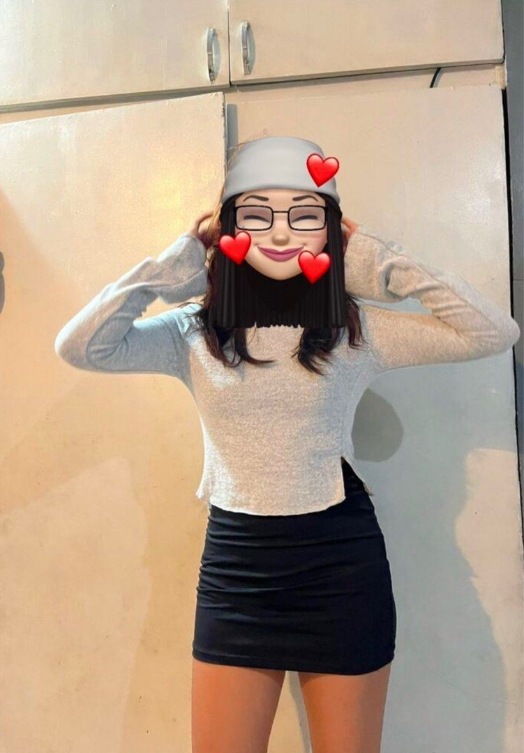 Ribbed Knit Grey Round Neck Long Sleeves (Category: Longsleeves) located in Makati City. Submitted by cshells9 (Listing ID 1340172112, Image 3). Description: Crop Gray knit sweater Long sleeves Looks good with leggings or skort Size: Medium Fits small to medium Product Measurement Shoulder: 14.6 inch Length:18.3 inch Sleeve Length:25.2 inch Bust:31-34 inch Waist Size:28.7 inch.