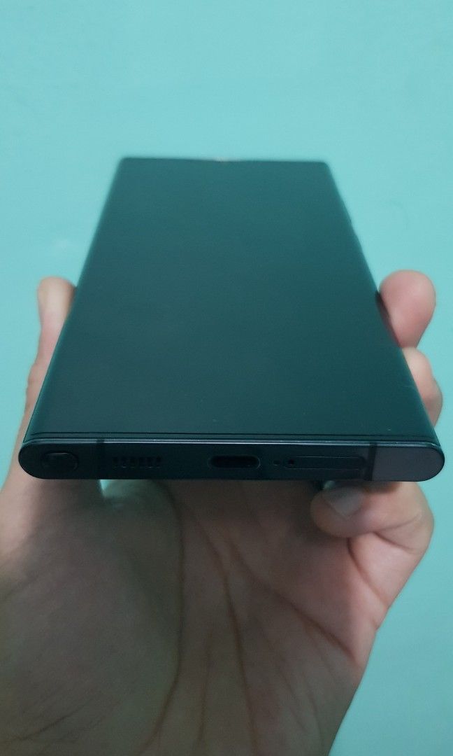 Samsung Galaxy S22 Ultra (Category: Samsung) located in Manila. Submitted by 3asy3 (Listing ID 1340256097, Image 3). Description: For Sale: Samsung S22 Ultra 5G 256gb [ Available pa po until post is not taken down or tagged as sold. ] Package includes -unit only -Nilkin Original case Galaxy S22 Ultra About phone ● WORKING BOTH 60ghz and 120ghz REFRESH RATE ⁃Came on GLOBE Postpaid ⁃Openline to all networks ⁃ 5G Network ⁃Updated Software (Dec. 1, 2