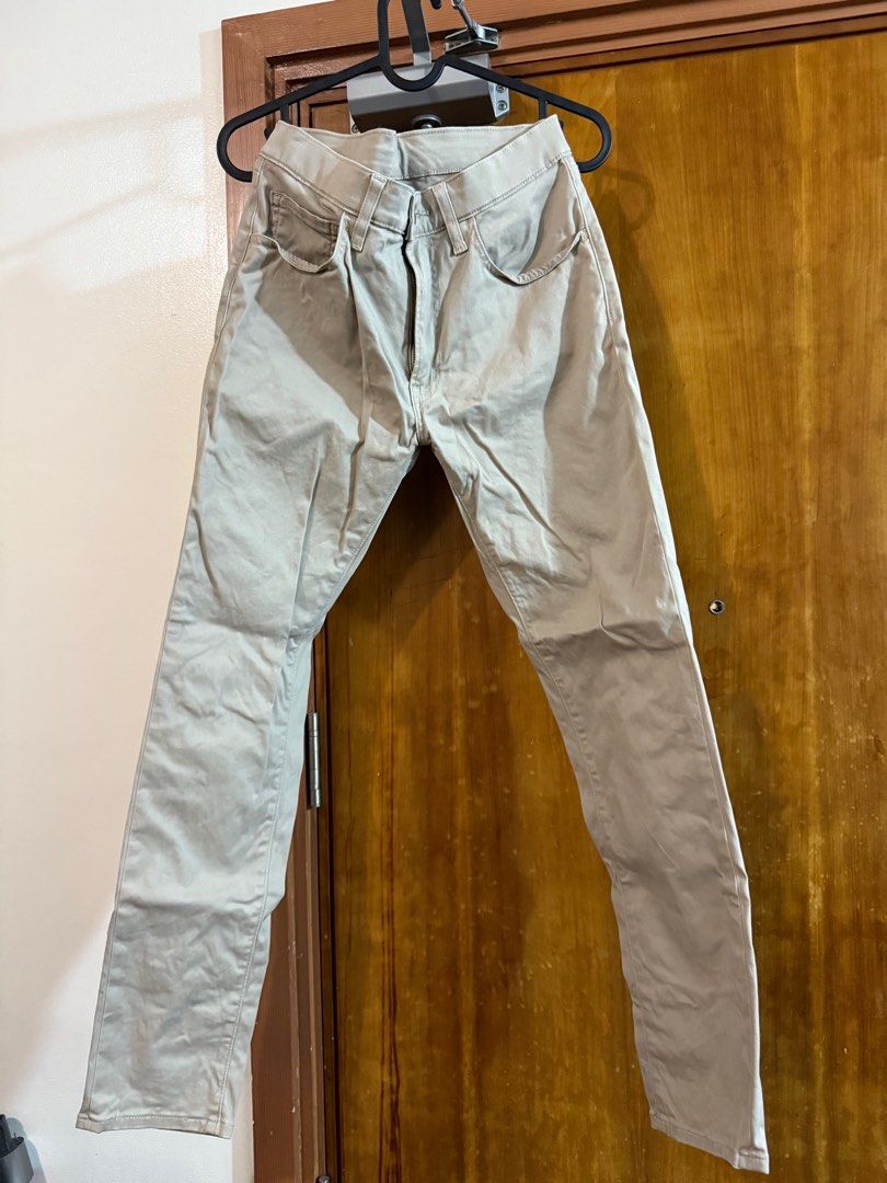 Uniqlo Beige Chinos (Category: Chinos) located in Taguig. Submitted by drelo (Listing ID 1340113214, Image 1). Description: 💯 authentic Like new Fits 29-30 in. waistline.