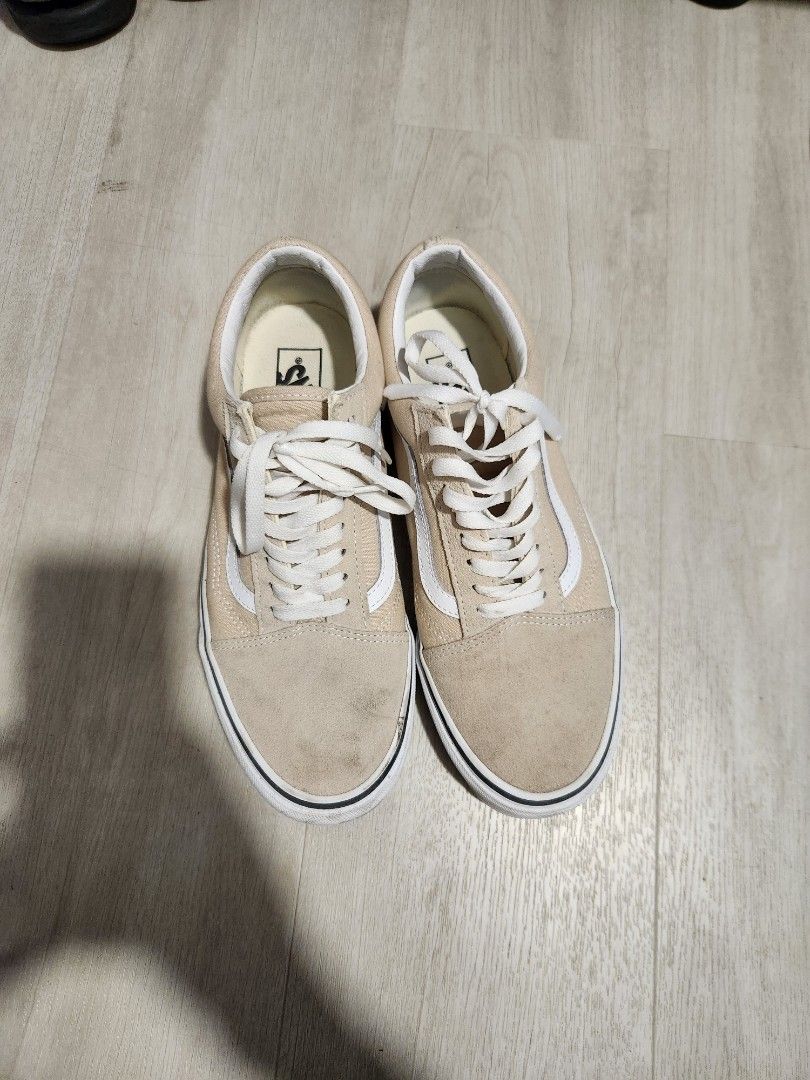 Vans Old Skool (Category: Sneakers) located in Singapore. Submitted by khairoall (Listing ID 1340213480, Image 1). Description: im a 8.5/9. shoe size is 9.5. bought it too big and causing my big toe to hurt. used at most 4 times to try to adapt to thr bigger size but cannoy make it. selling it at 50 (negotiable). lmk your best price..