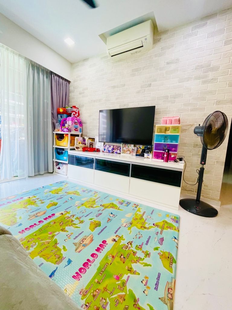 (Category: ) located in . Submitted by dinghongproperty (Listing ID 1340130327, Image 1). Description: .