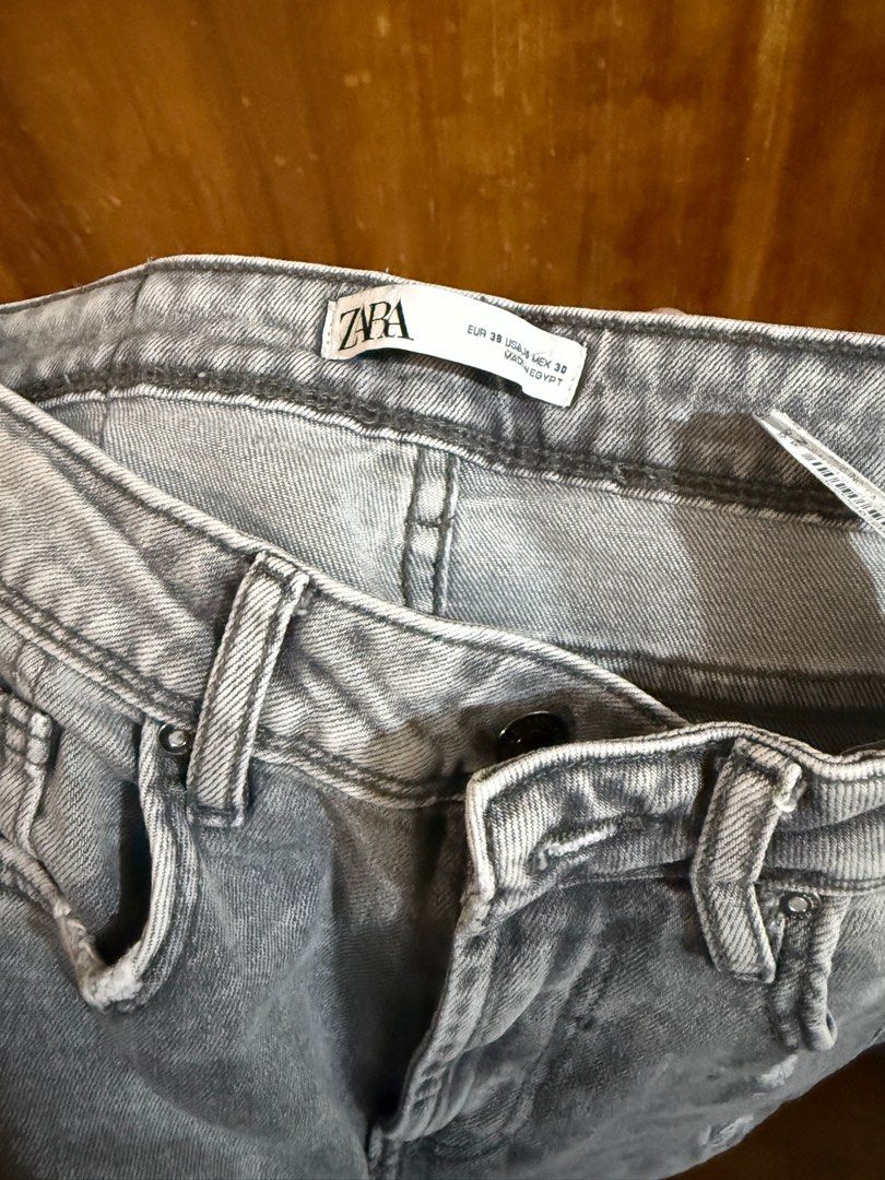 Zara Gray Jeans (Category: Jeans) located in Taguig. Submitted by drelo (Listing ID 1340113514, Image 3). Description: Like new 💯 authentic Fits 29-30 in. waistline.