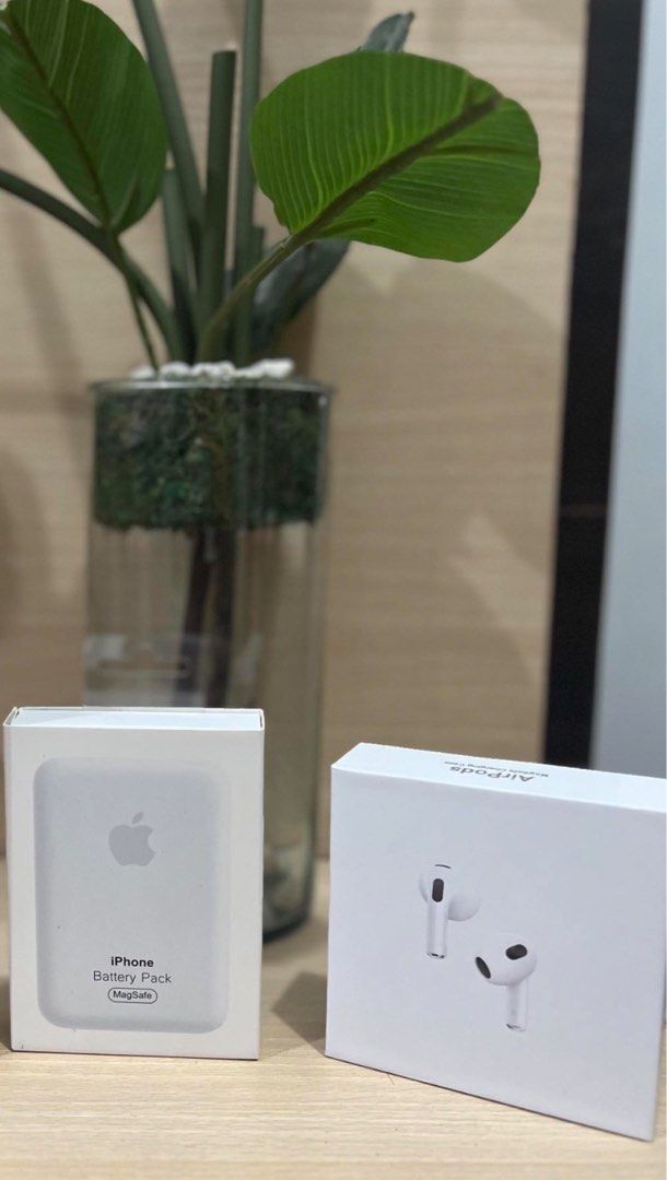 AIRPODS GEN 3 & MAGSAFE BATTERY PACK BUNDLE (Category: Earphones) located in Manila. Submitted by niccababeee (Listing ID 1340290226, Image 1). Description: .