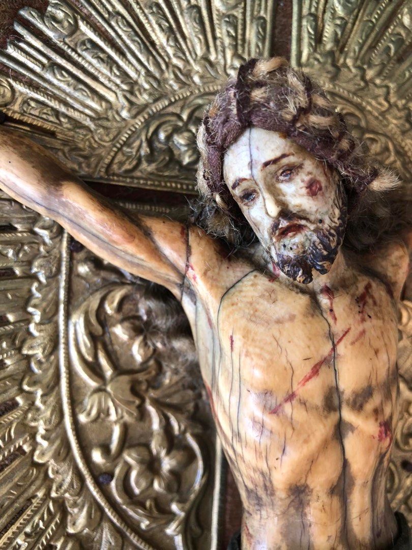 Antique Crucifix (Category: Religious Items) located in Paranaque City. Submitted by turnintocash (Listing ID 1340293317, Image 3). Description: ivory body century old body 21 x 17cm frame 40 x 36 x 5 cm .