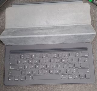 Apple ipad pro 12.9 smart keyboard A1636 with cover64195857522691110