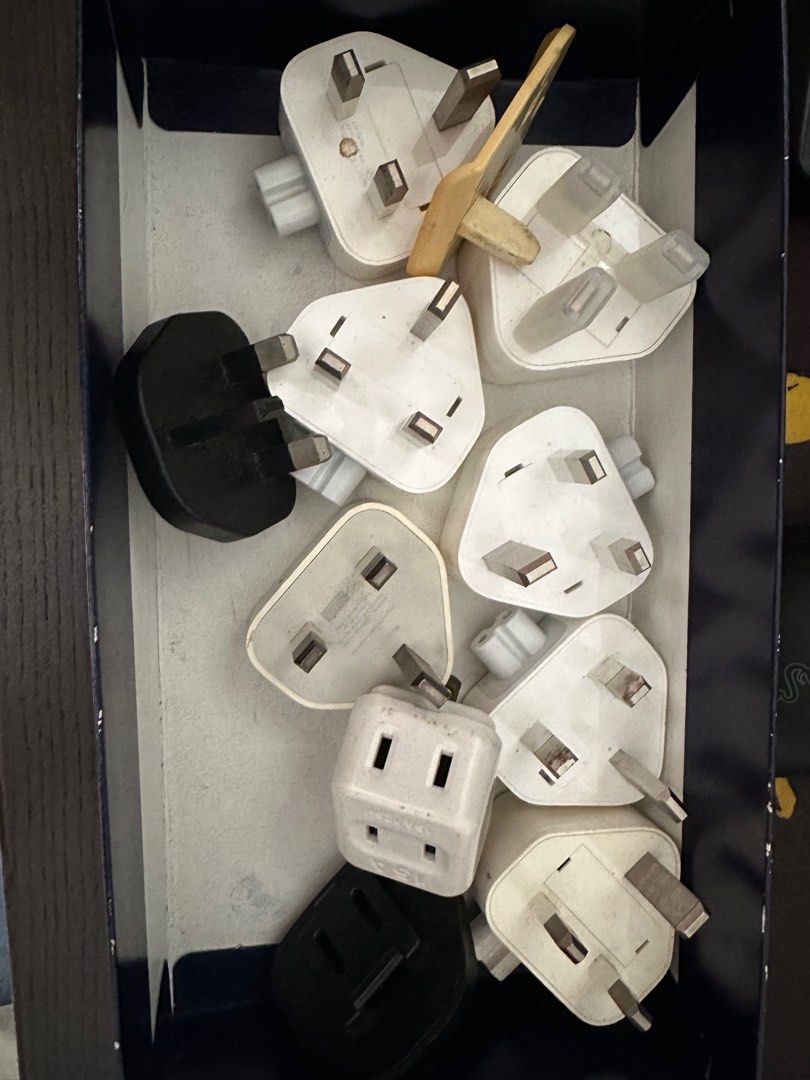 Apple plug (Category: Electrical, Adaptors & Sockets) located in Singapore. Submitted by recybicycle (Listing ID 1340308172, Image 1). Description: 3 pin plug suitable for Mac’s battery .
