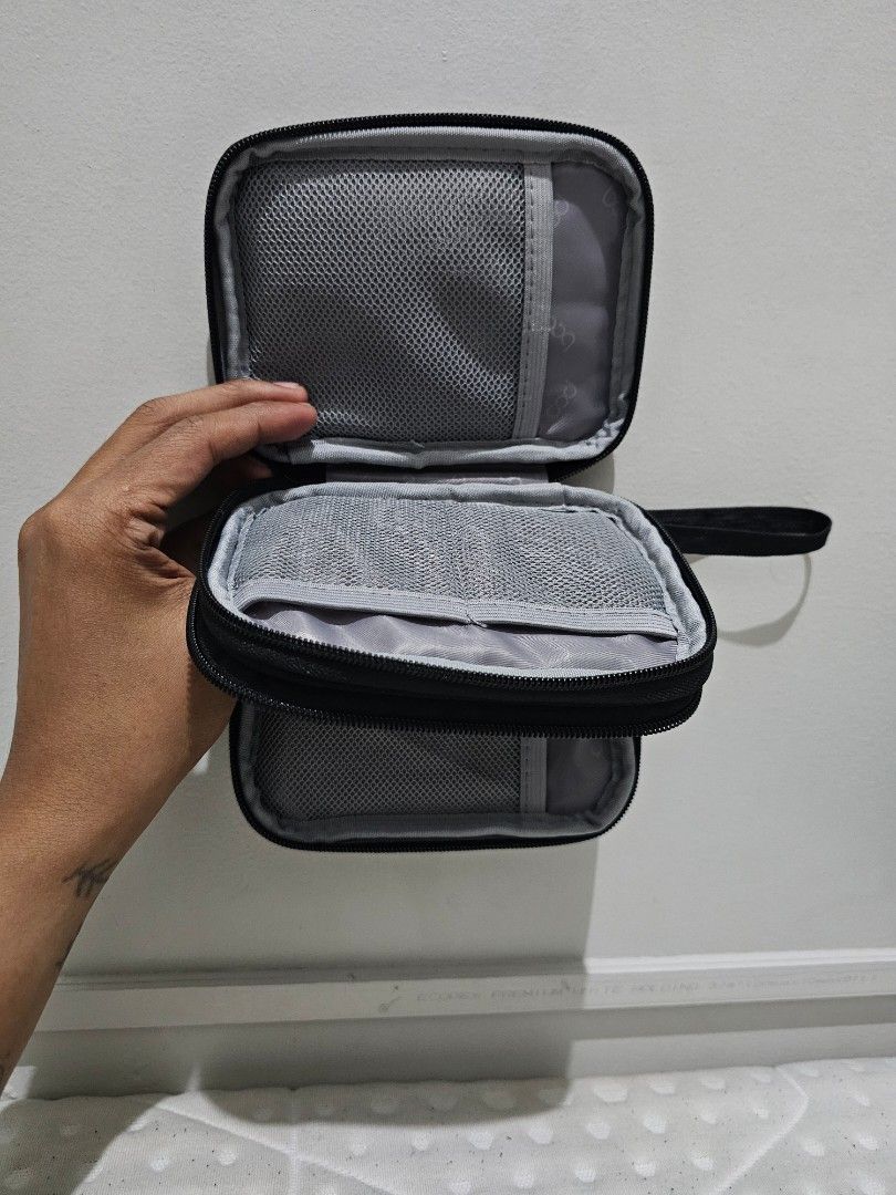Baona Accessories Bag (Double Layer Black) (Category: Laptop Bags & Sleeves) located in Mandaluyong City. Submitted by rndm.stuff (Listing ID 1340420920, Image 2). Description: 👍RFS: Extra Tech Accessories Bag, Priced at almost 300 PHP 👍More information about the item on LZD, see last pic for item name to search on app.