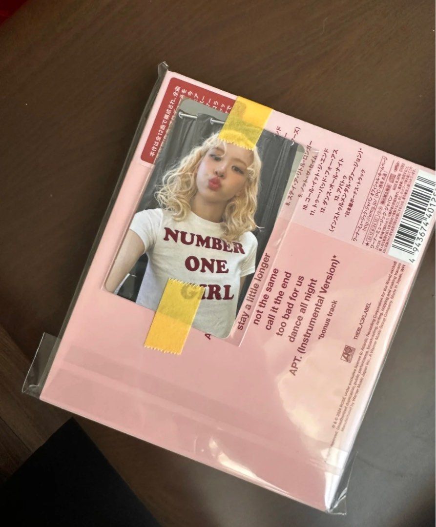 Blackpink Rose Rosie 日本初回限定album CD 專輯HMV Tower Blackpink Rose Rosie 日本初回限定album CD 專輯HMV Tower