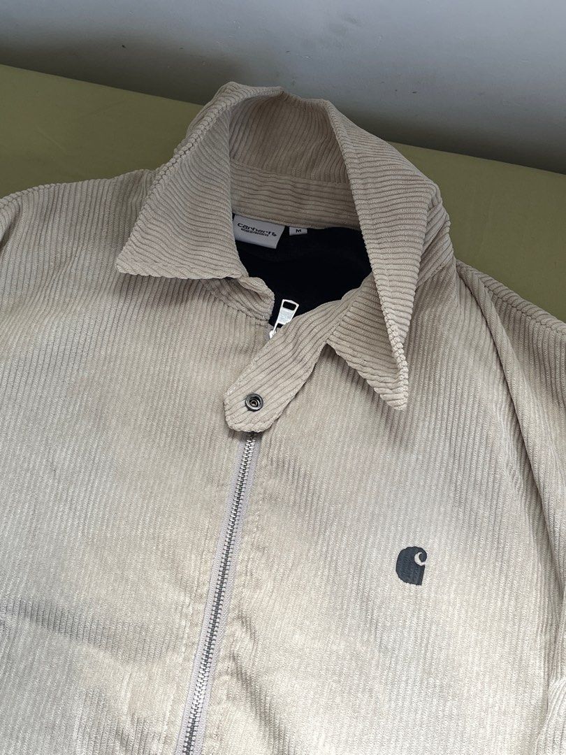 Carhartt Corduroy Jacket (Category: Hoodies) located in Quezon City. Submitted by jon27 (Listing ID 1340344916, Image 2). Description: - medium - not sure if legit - has a tear sa shoulder part, but can be stitched naman, included photo to manage expectations.