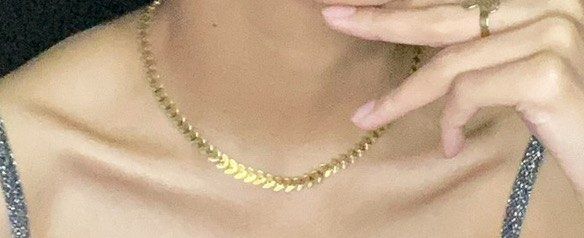 Choker Necklace (Category: Necklaces) located in Valenzuela. Submitted by riri_21 (Listing ID 1340414118, Image 2). Description: Material: Titanium Steel Color: Gold Non tarnished, pwede pang araw araw Adjustable Rarely Used .