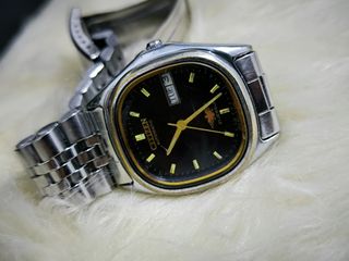 (Category: ) located in . Submitted by vprtimepieces (Listing ID 1340368646, Image 1). Description: .