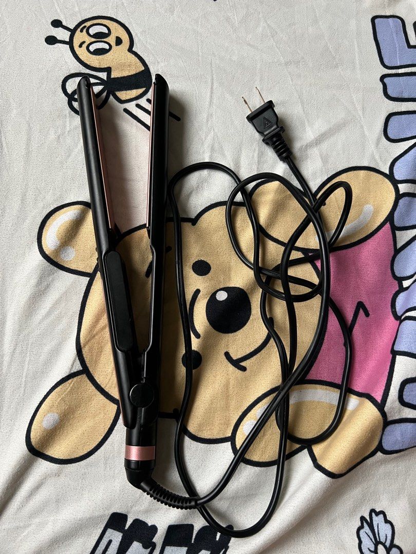Conair Ceramic flat Iron (Category: Hair) located in Surigao. Submitted by chip_munk (Listing ID 1340343261, Image 3). Description: Declutt lightly use Feel free to message me if you have Q.