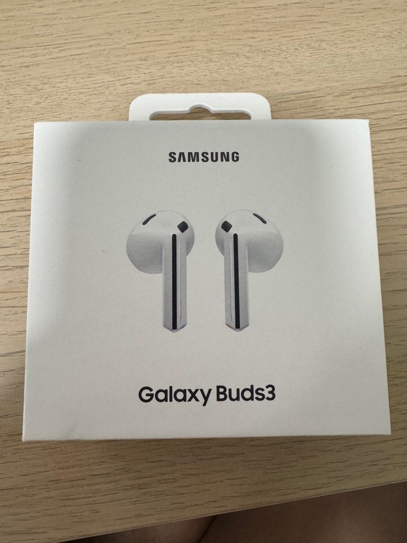 Galaxy buds 3452568428063631360