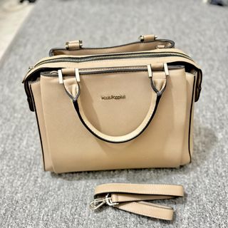 (Kategori: ) berada di . Dikirim oleh clutteredew (ID iklan 1340405939, Gambar 1). Deskripsi: .
