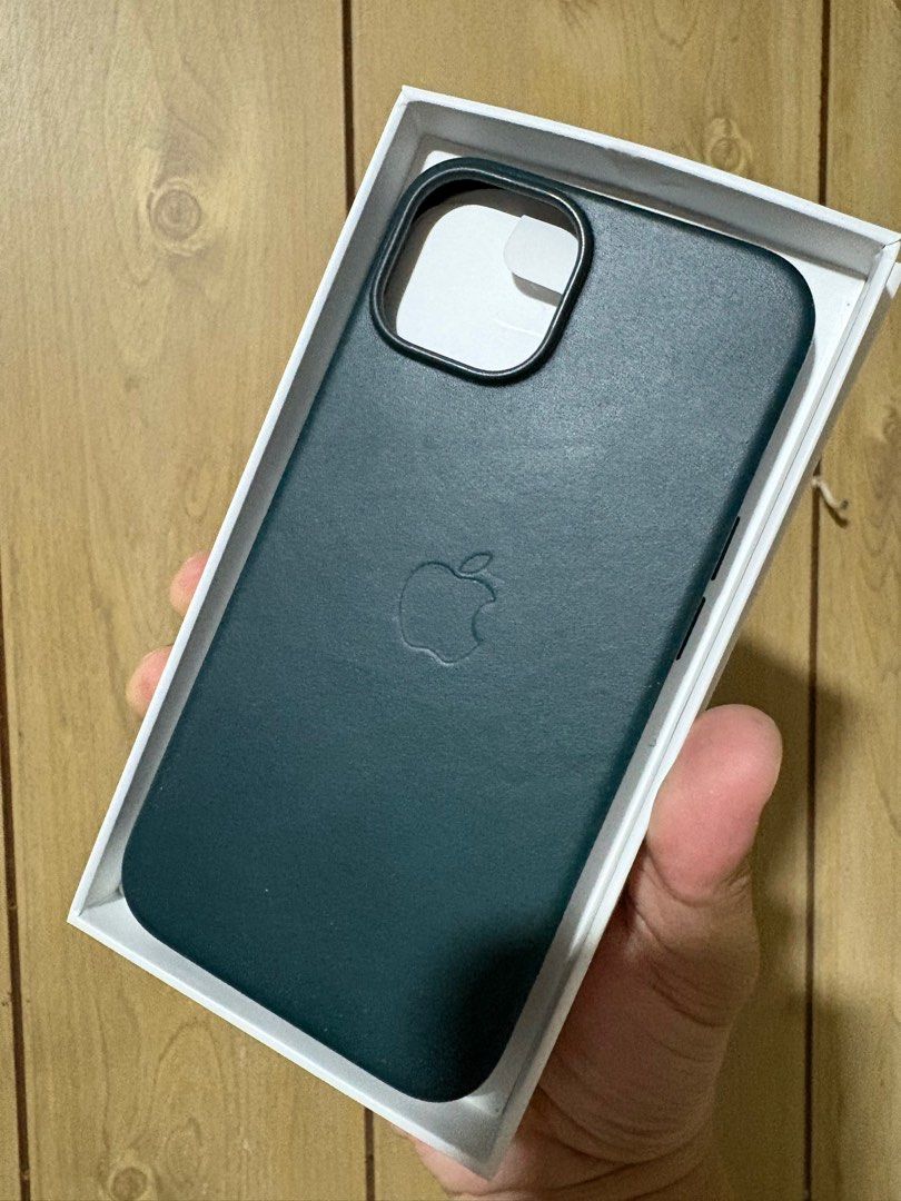 iPhone 14 Forest Green Leather Case (Category: Cases & Sleeves) located in Binangonan. Submitted by Gaby_Marcy (Listing ID 1340430277, Image 3). Description: iPhone 14 leather case Forest Green MagSafe 2,100php location: Binangonan payment: GCash or Metrobank shipping: Lalamove or LBC.