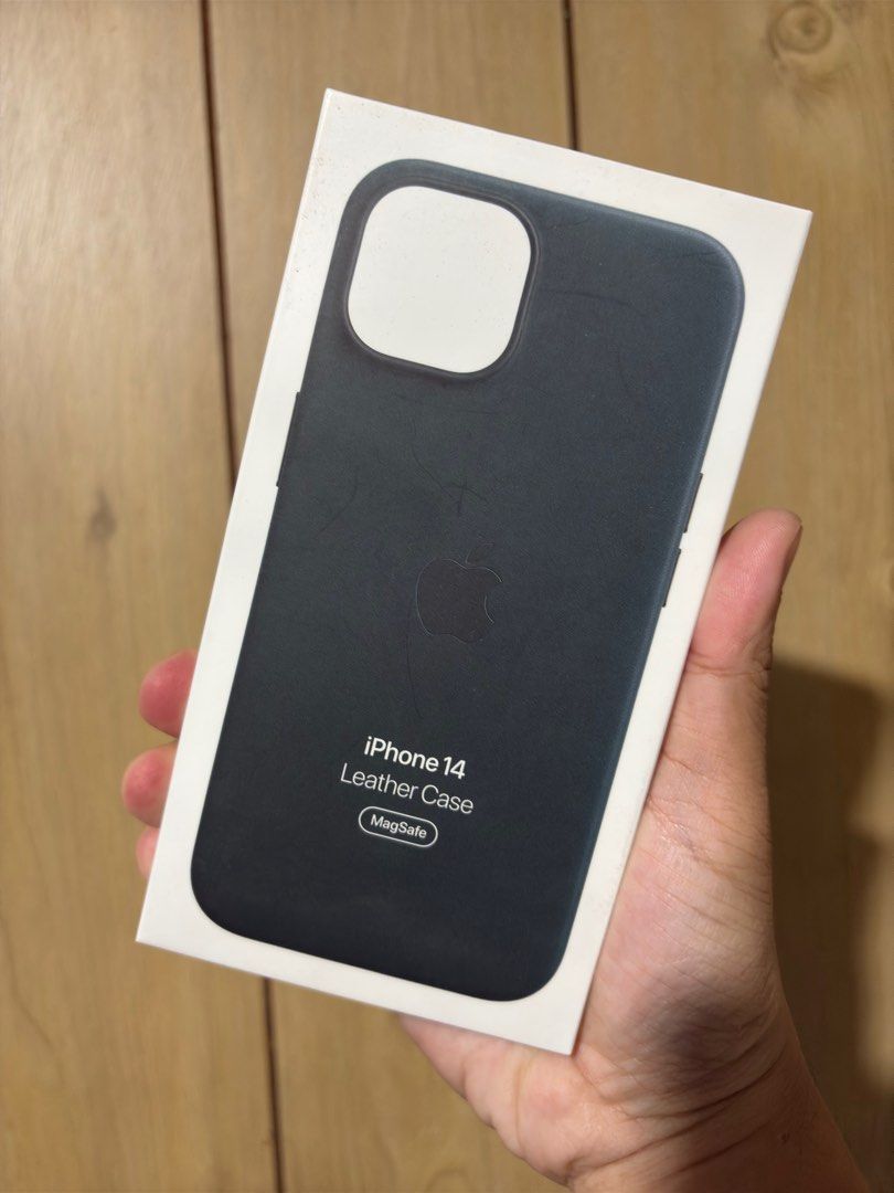 iPhone 14 Forest Green Leather Case (Category: Cases & Sleeves) located in Binangonan. Submitted by Gaby_Marcy (Listing ID 1340430277, Image 1). Description: iPhone 14 leather case Forest Green MagSafe 2,100php location: Binangonan payment: GCash or Metrobank shipping: Lalamove or LBC.