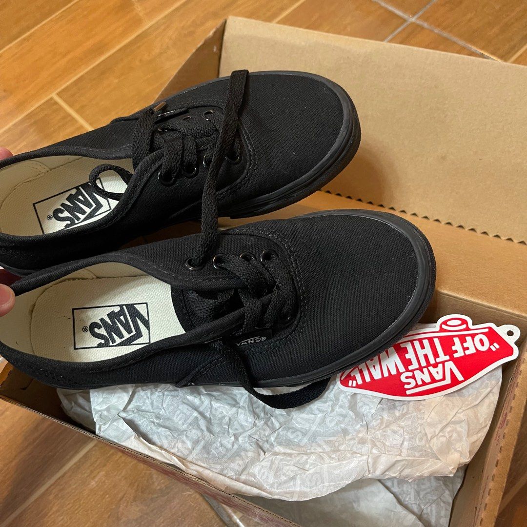 Kids Black Vans Shoes (Category: Babies & Kids Fashion) located in Bulacan. Submitted by zeddsimported (Listing ID 1340360367, Image 3). Description: Preloved Shoes Black Canvas Original From US Size: 13 UK 12.5 EUR 30.5 18.5 CM.