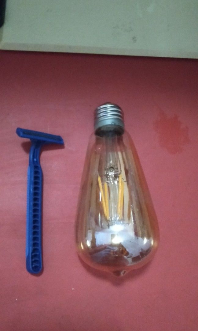 Lampu cafe kuning gelap, Barang Yang Dicari di Carousell