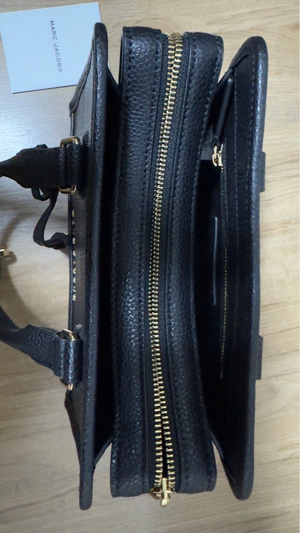 Marc Jacobs (Category: Luxury Bags & Wallets) located in Quezon City. Submitted by collectivefinds (Listing ID 1340421717, Image 2). Description: Brand new Marc jacobs Drifter Satchel Bag With paper bag and care card From Japan .