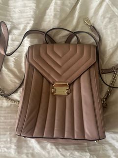 (Category: ) located in . Submitted by beyond.vintage (Listing ID 1340308655, Image 1). Description: .