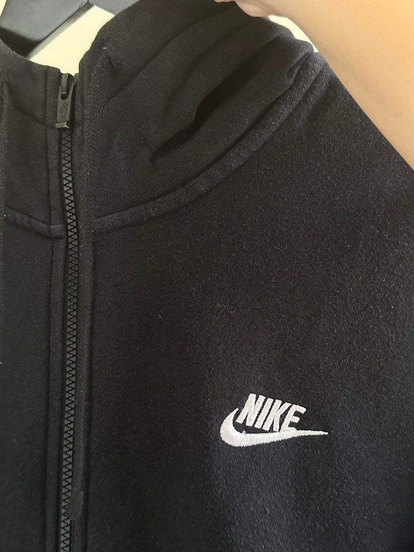 Nike Jacket (Category: Coats, Jackets and Outerwear) located in San Jose del Monte. Submitted by lc.thrift (Listing ID 1340444820, Image 3). Description: Nike Techfleece Jacket Size: M on tag can fit to L Dimension: L26.5 W24 ₱700 + Shipping Fee Location: San Jose Del Monte Bulacan Mode of payment: Gcash or COD via Lalamove Courier: J&T or Lalamove.