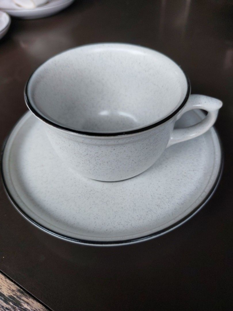 Noritake Vintage Oreo Stoneware (Category: Coffee & Tea Tableware) located in Dipolog. Submitted by egayibanez (Listing ID 1340368606, Image 2). Description: Vintage Noritake Oreo Genuine Stoneware set of 5 cup and saucer Made in Japan.
