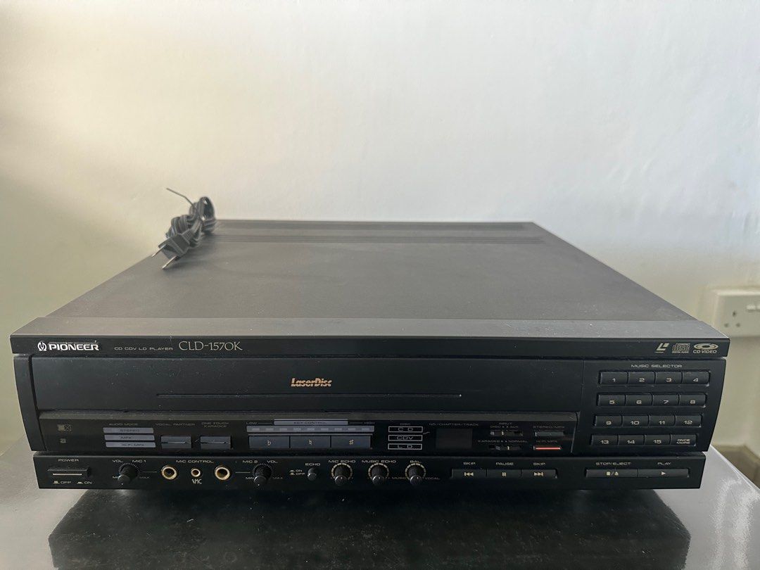 Pioneer Laser Disc Player CD/CDV/LD with remote control. AV output are ...