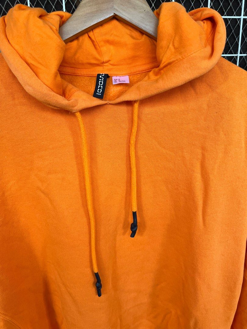 Preloved H&M hoodie jacket loose type size M (Category: Coats, Jackets and Outerwear) located in Caloocan City. Submitted by japigo (Listing ID 1340358568, Image 2). Description: .