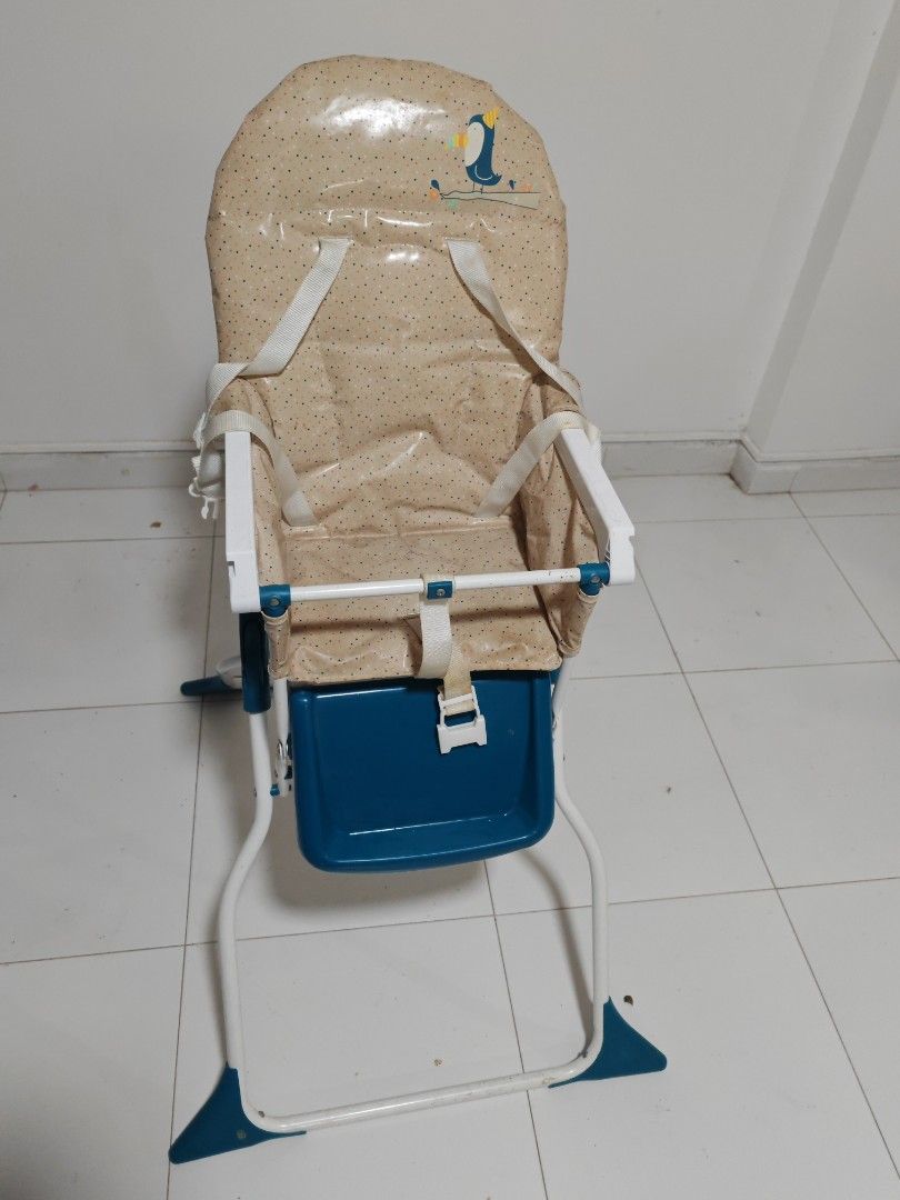 Safety1st Baby Feeding foldable high chair (Category: Kids' Tables & Chairs) located in Singapore. Submitted by anand.thriller (Listing ID 1340446880, Image 2). Description: Safety1st brand baby feeding chair along with attachable food tray and seat belts. Very rarely used. Baby now grown up and so no further use for me..