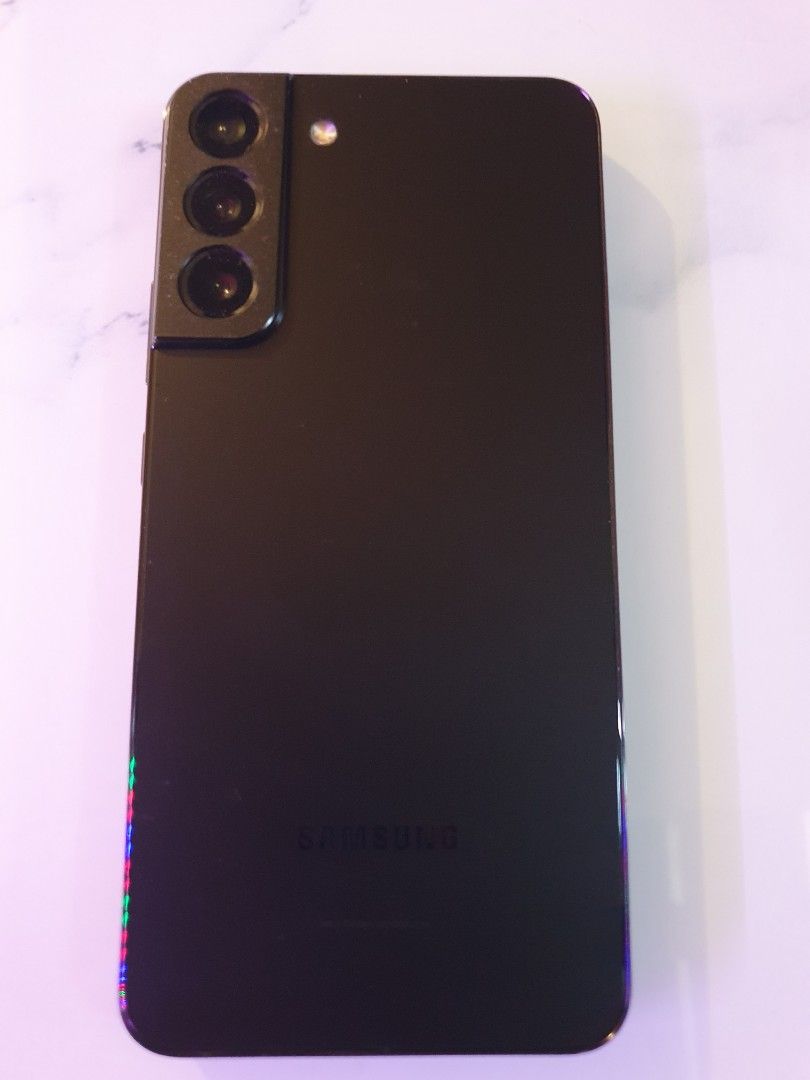 Samsung S22 Plus (Category: Samsung) located in Taguig. Submitted by samcheco (Listing ID 1340365823, Image 2). Description: selling samsung s22 plus prestine condition openline with Tempered Glass and Back camera Protector Negotiable.