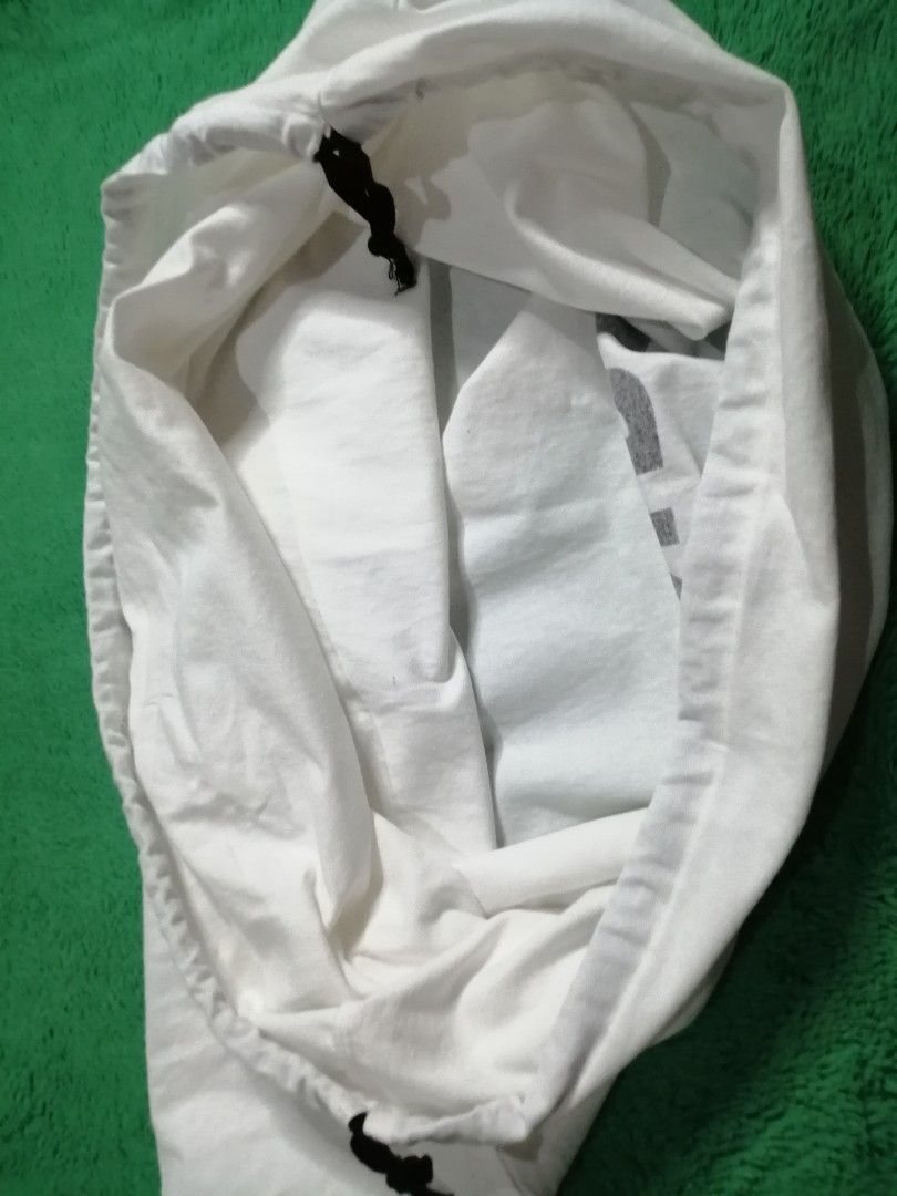 SANDRO DUSTBAG(W-23" x H-27.5") (Category: Luxury Bags & Wallets) located in Iligan City. Submitted by RL_Collections (Listing ID 1340451266, Image 3). Description: *excsllent condition *color rate:10/10 *size:pls refer to last picture *clean & ready to use.