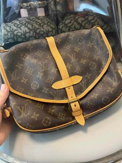 (Category: ) located in . Submitted by luxurysourcedbyjinx (Listing ID 1340420324, Image 1). Description: .