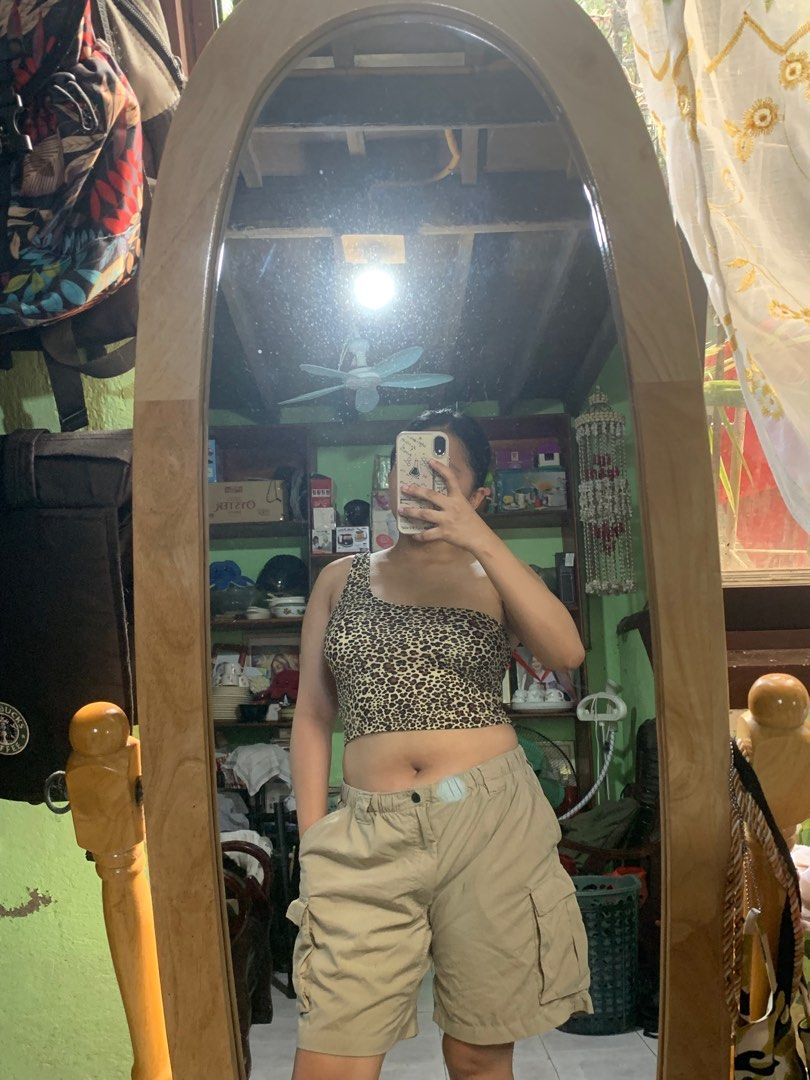 SHEIN one sided animal print croptop (Category: Others Tops) located in Dasmarinas. Submitted by gothic_biatch (Listing ID 1340357517, Image 1). Description: 🦋 pinang awra lang 🦋 s-m rfs: decluttering.