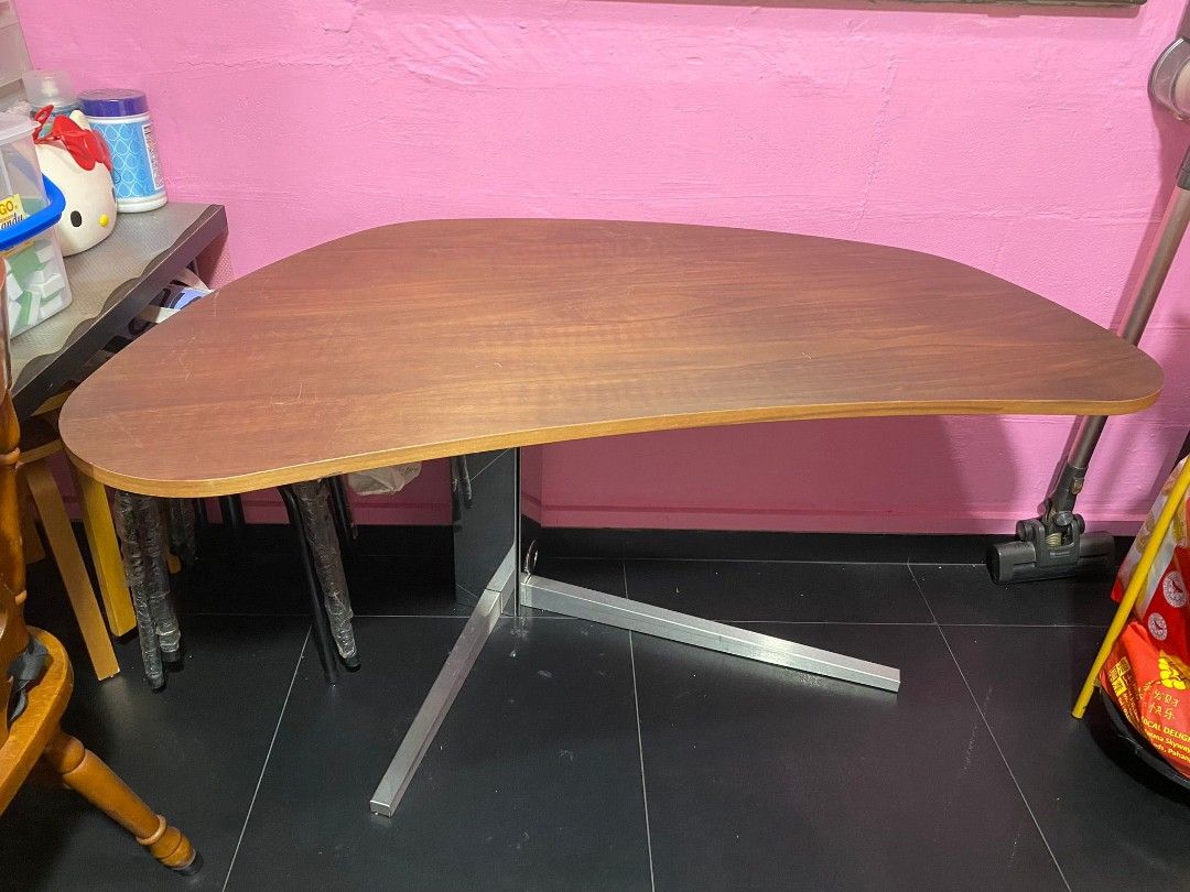Study Table (Category: Tables & Sets) located in Singapore. Submitted by jesskym (Listing ID 1340347028, Image 1). Description: - solid wood table top, metal legs L130 × W68 x H72 mm.