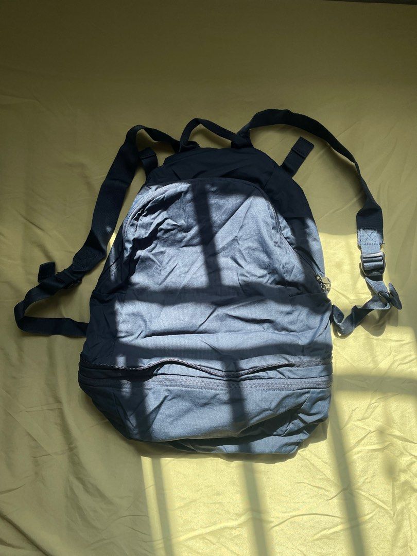 Uniqlo 2way Backpack (Category: Backpacks) located in Quezon City. Submitted by jon27 (Listing ID 1340351531, Image 3). Description: .