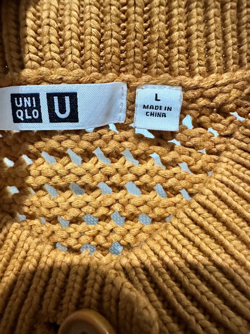 Uniqlo Cardigan (Category: Coats, Jackets and Outerwear) located in Manila. Submitted by jslnd (Listing ID 1340441456, Image 3). Description: Lalamove J&T Large on tag Best fits medium.