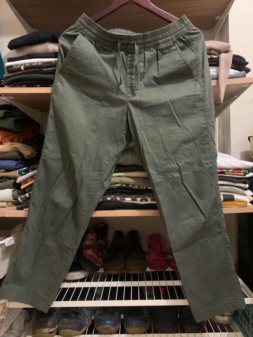 Uniqlo pants size S (Category: Other Bottoms) located in Quezon City. Submitted by basilisksix (Listing ID 1340326172, Image 1). Description: Uniqlo women’s pants Size small Small issue, see last photo 35 inches length 7 inches leg opening.